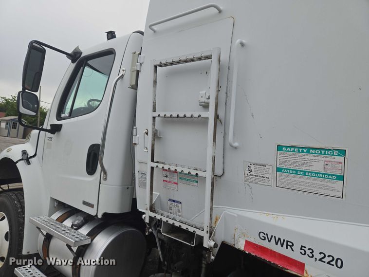 image for item EG8220 2012 Freightliner Business Class M2 refuse truck