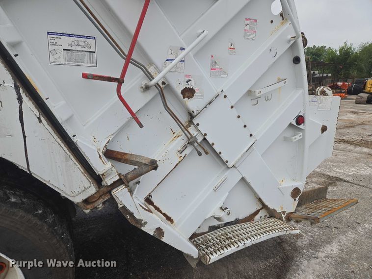 image for item EG8220 2012 Freightliner Business Class M2 refuse truck