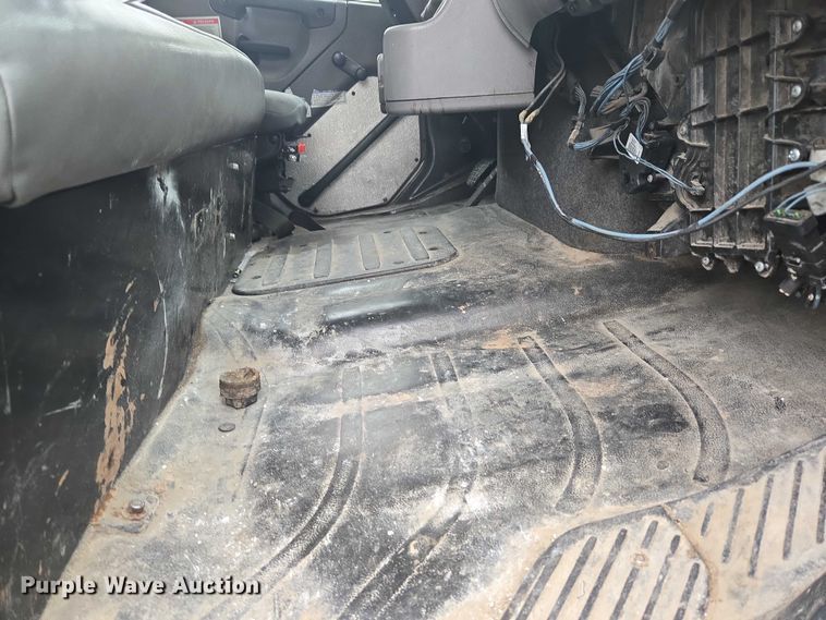 image for item EG8220 2012 Freightliner Business Class M2 refuse truck