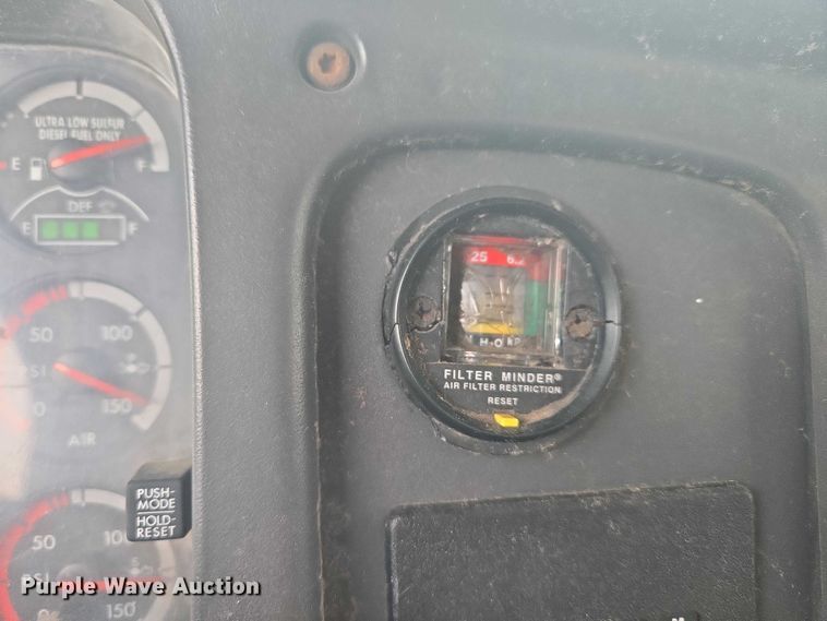 image for item EG8220 2012 Freightliner Business Class M2 refuse truck