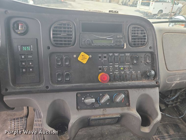 image for item EG8220 2012 Freightliner Business Class M2 refuse truck