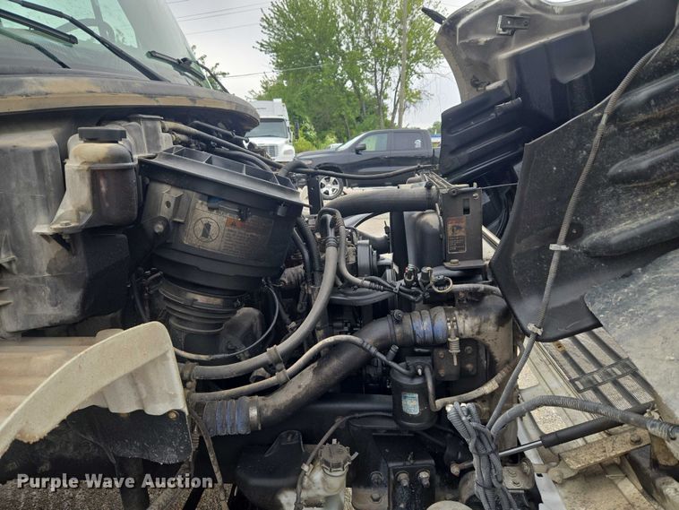 image for item EG8220 2012 Freightliner Business Class M2 refuse truck