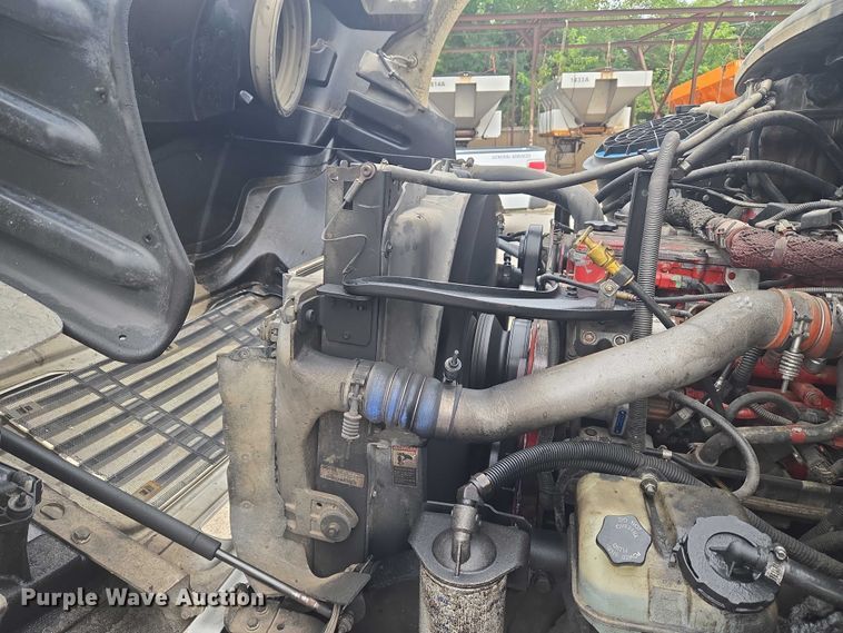 image for item EG8220 2012 Freightliner Business Class M2 refuse truck