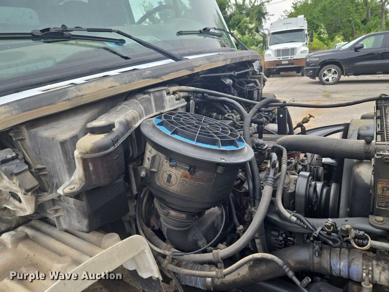 image for item EG8220 2012 Freightliner Business Class M2 refuse truck