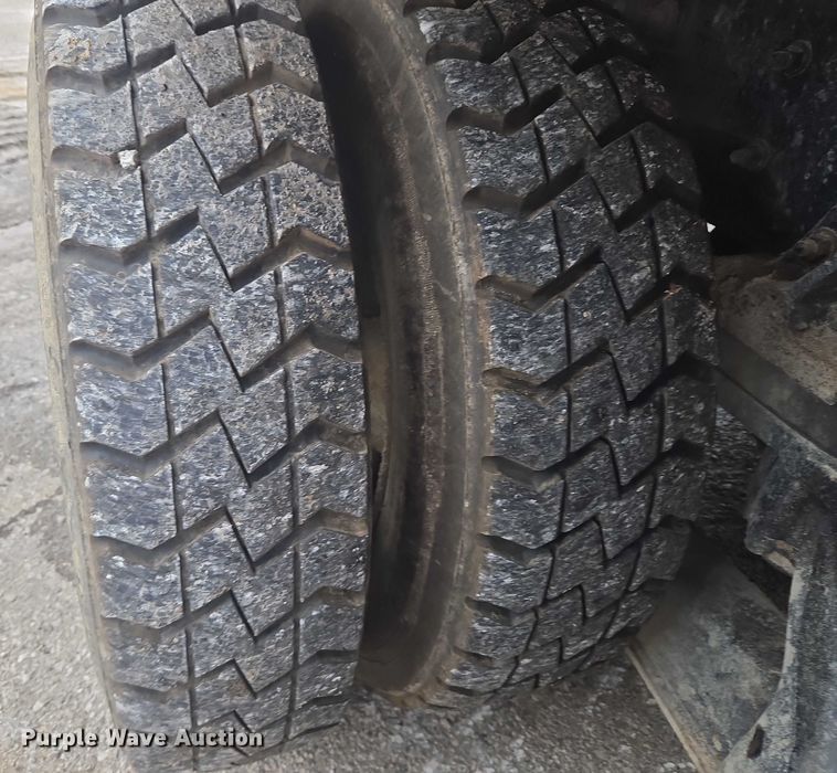 image for item EG8220 2012 Freightliner Business Class M2 refuse truck