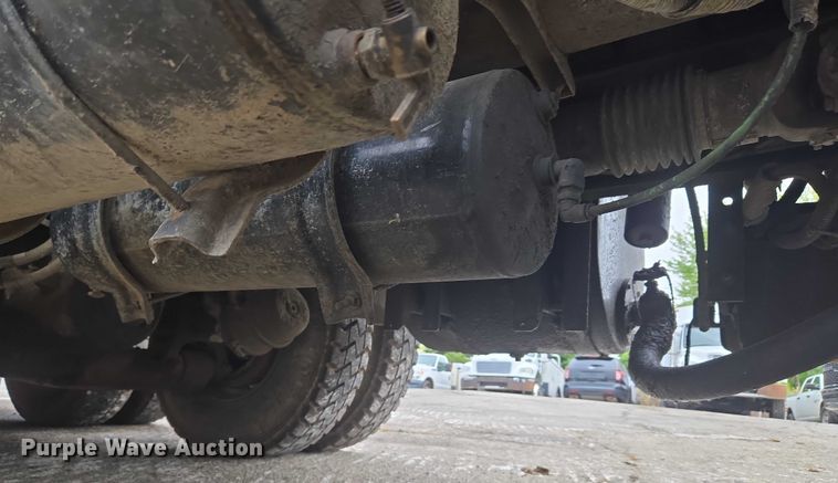 image for item EG8220 2012 Freightliner Business Class M2 refuse truck