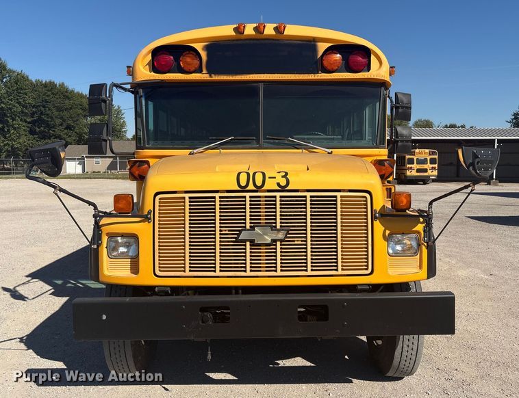 image for item EH7529 2000 BLUE BIRD B7 school bus