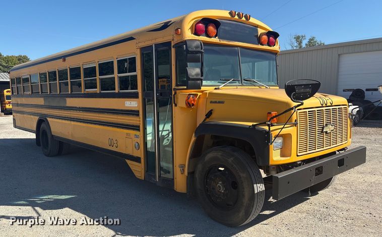 image for item EH7529 2000 BLUE BIRD B7 school bus