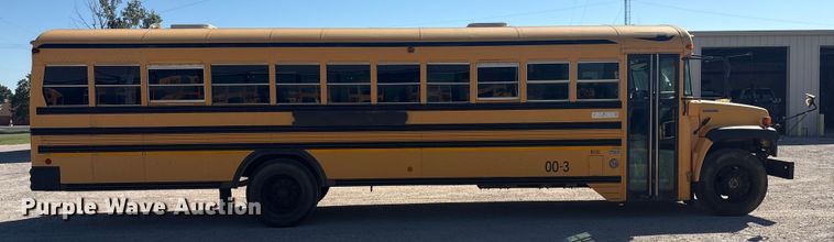 image for item EH7529 2000 BLUE BIRD B7 school bus