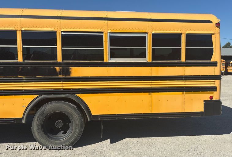 image for item EH7529 2000 BLUE BIRD B7 school bus
