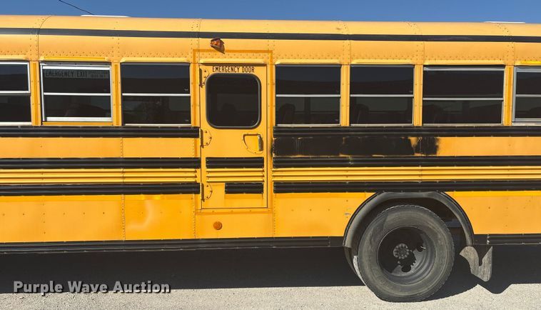 image for item EH7529 2000 BLUE BIRD B7 school bus