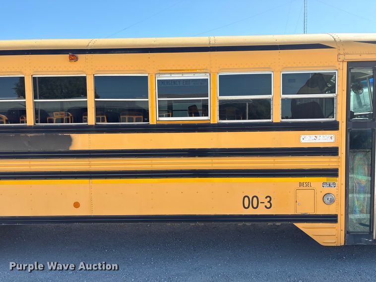 image for item EH7529 2000 BLUE BIRD B7 school bus