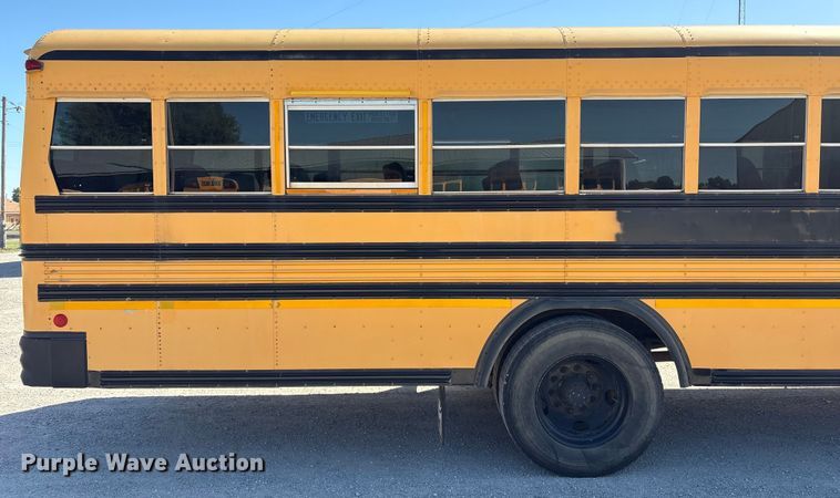 image for item EH7529 2000 BLUE BIRD B7 school bus