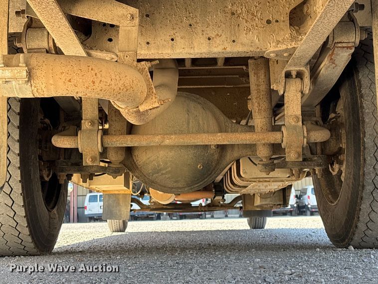 image for item EH7529 2000 BLUE BIRD B7 school bus