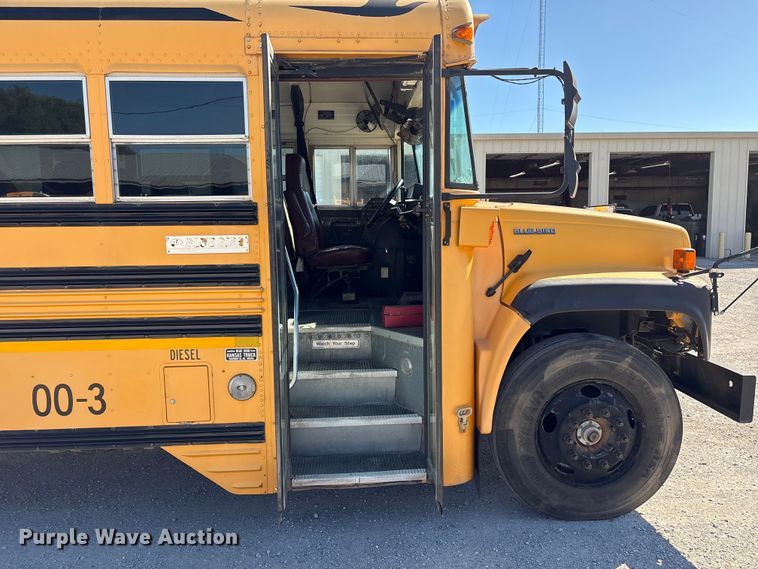 image for item EH7529 2000 BLUE BIRD B7 school bus