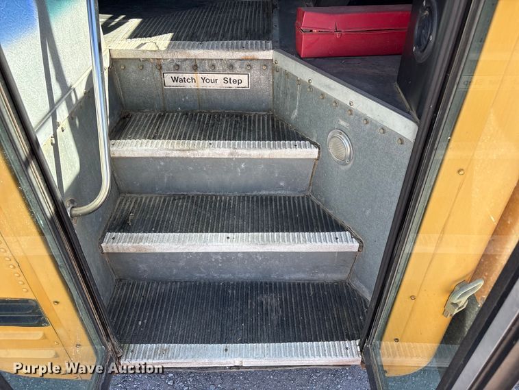 image for item EH7529 2000 BLUE BIRD B7 school bus