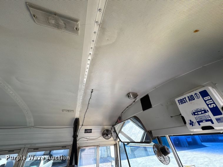 image for item EH7529 2000 BLUE BIRD B7 school bus