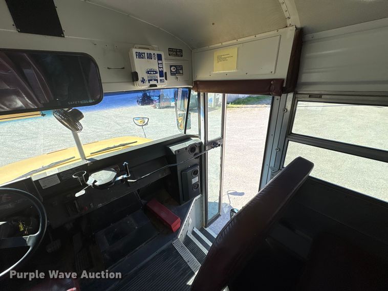 image for item EH7529 2000 BLUE BIRD B7 school bus