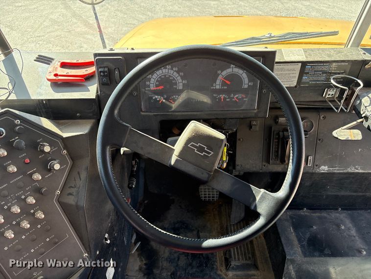 image for item EH7529 2000 BLUE BIRD B7 school bus