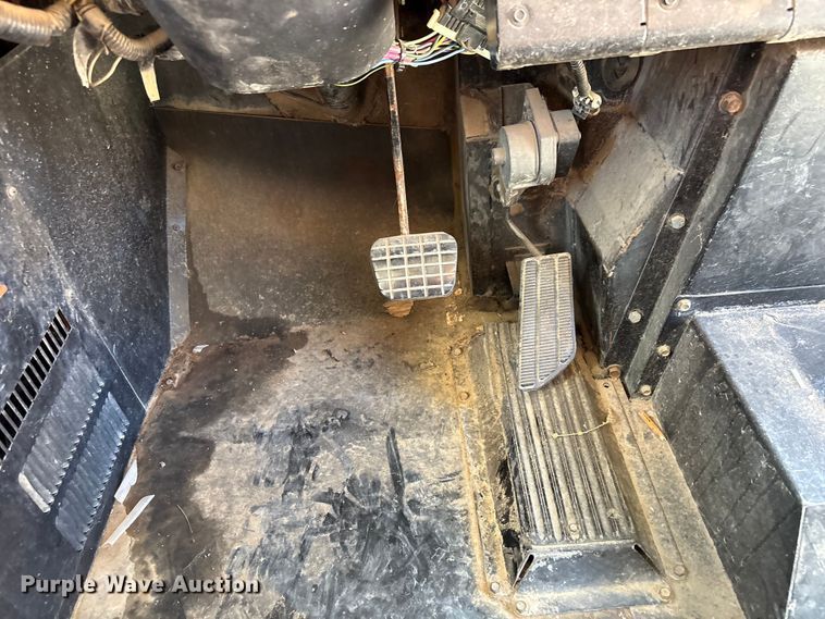 image for item EH7529 2000 BLUE BIRD B7 school bus