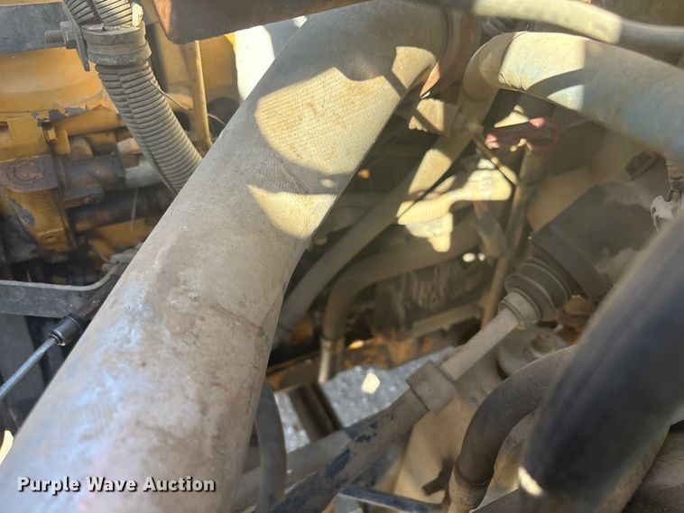 image for item EH7529 2000 BLUE BIRD B7 school bus