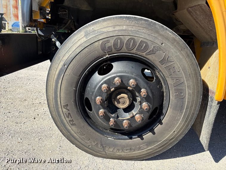 image for item EH7529 2000 BLUE BIRD B7 school bus