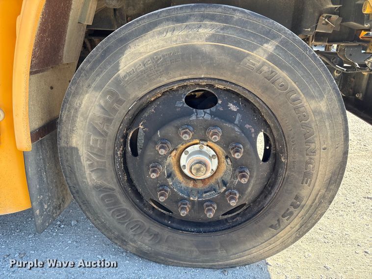 image for item EH7529 2000 BLUE BIRD B7 school bus