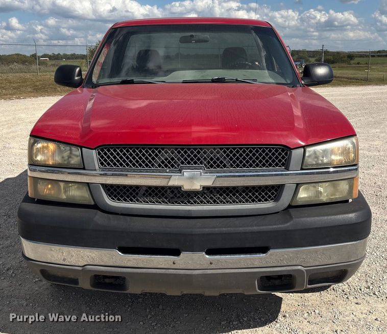 image for item EH7531 2004 Chevrolet Silverado 2500HD utility bed pickup truck