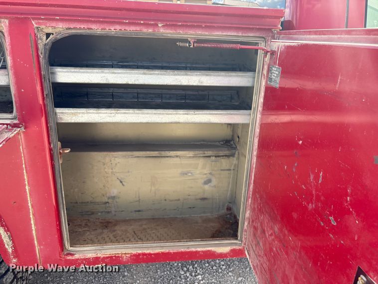 image for item EH7531 2004 Chevrolet Silverado 2500HD utility bed pickup truck