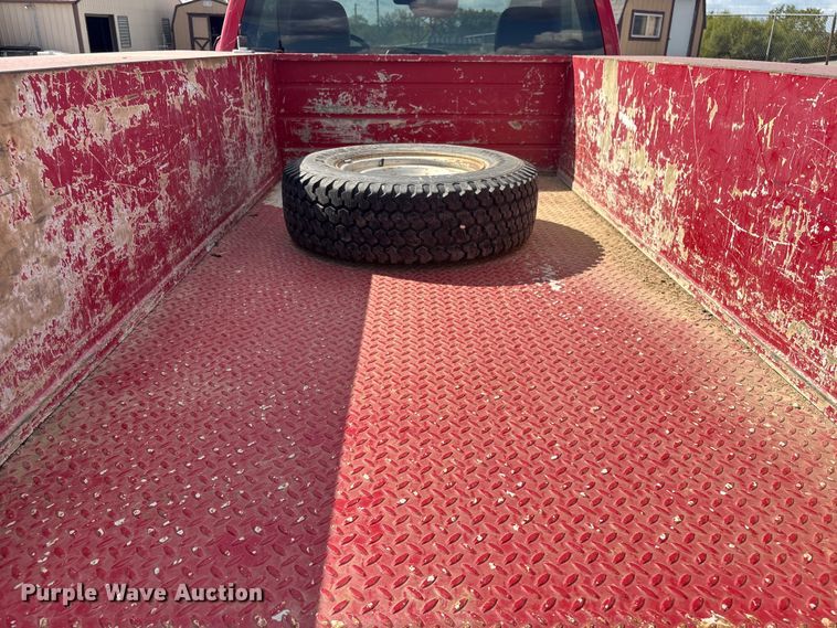 image for item EH7531 2004 Chevrolet Silverado 2500HD utility bed pickup truck