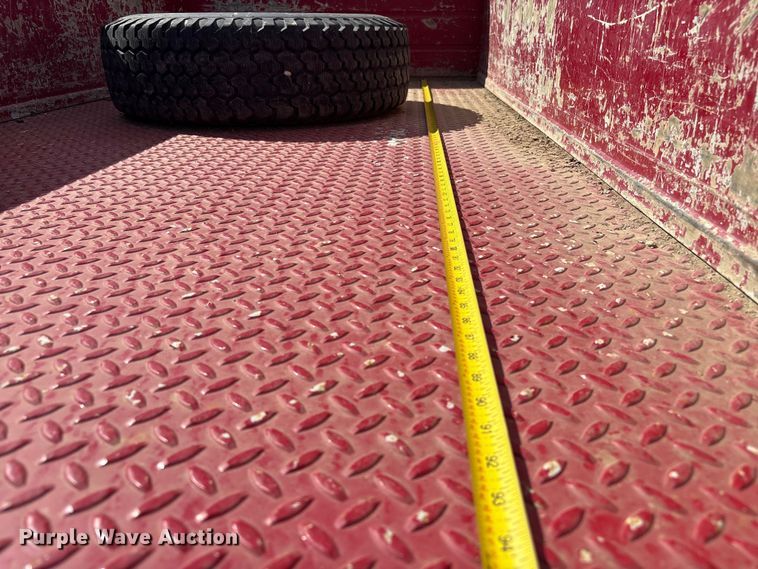 image for item EH7531 2004 Chevrolet Silverado 2500HD utility bed pickup truck