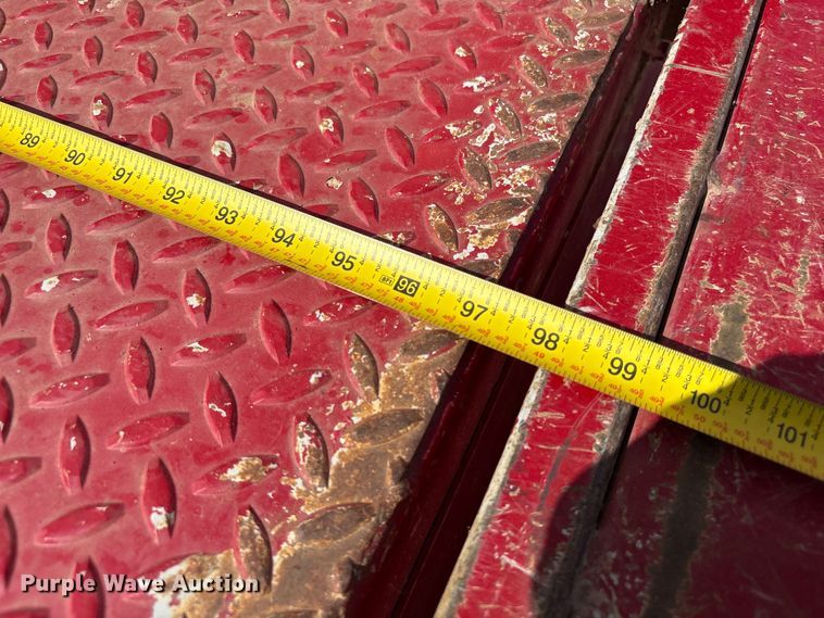 image for item EH7531 2004 Chevrolet Silverado 2500HD utility bed pickup truck