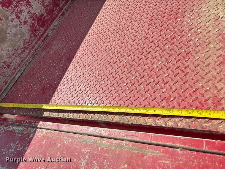 image for item EH7531 2004 Chevrolet Silverado 2500HD utility bed pickup truck