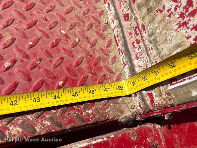 image for item EH7531 2004 Chevrolet Silverado 2500HD utility bed pickup truck