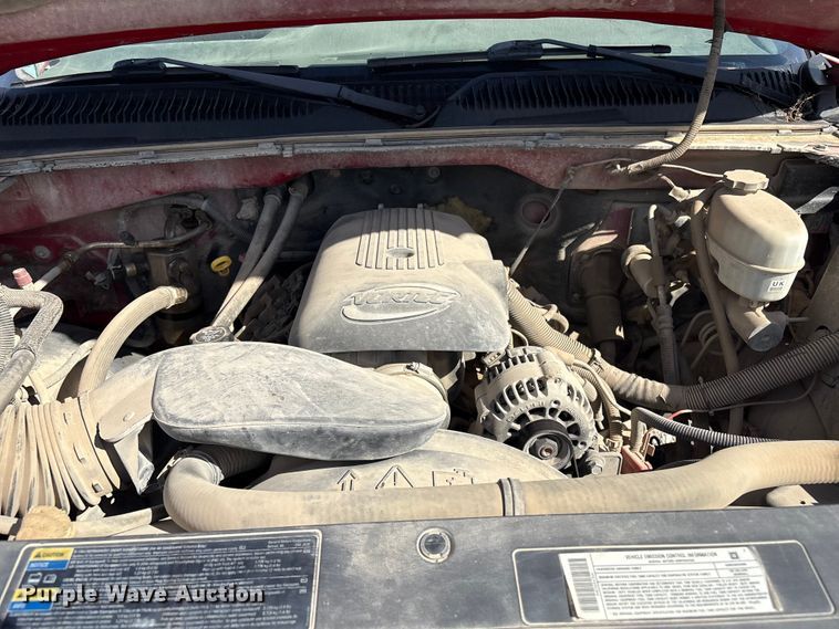 image for item EH7531 2004 Chevrolet Silverado 2500HD utility bed pickup truck