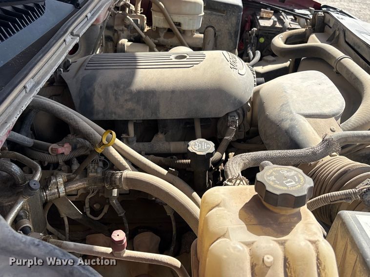 image for item EH7531 2004 Chevrolet Silverado 2500HD utility bed pickup truck