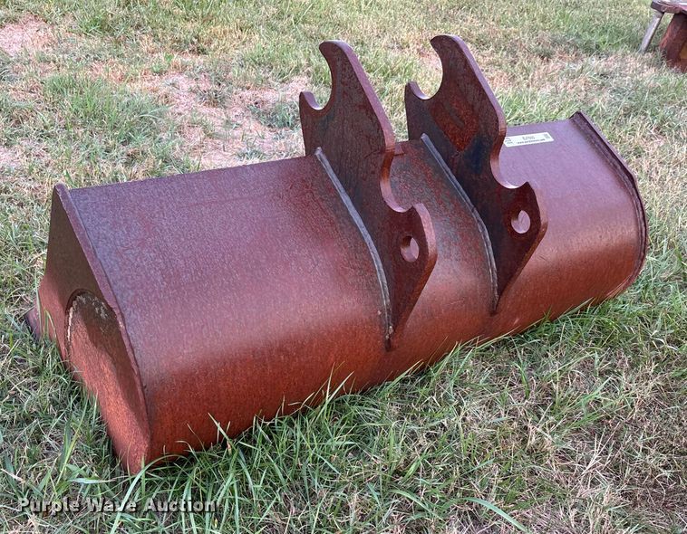 image for item EJ7665 (2) excavator buckets