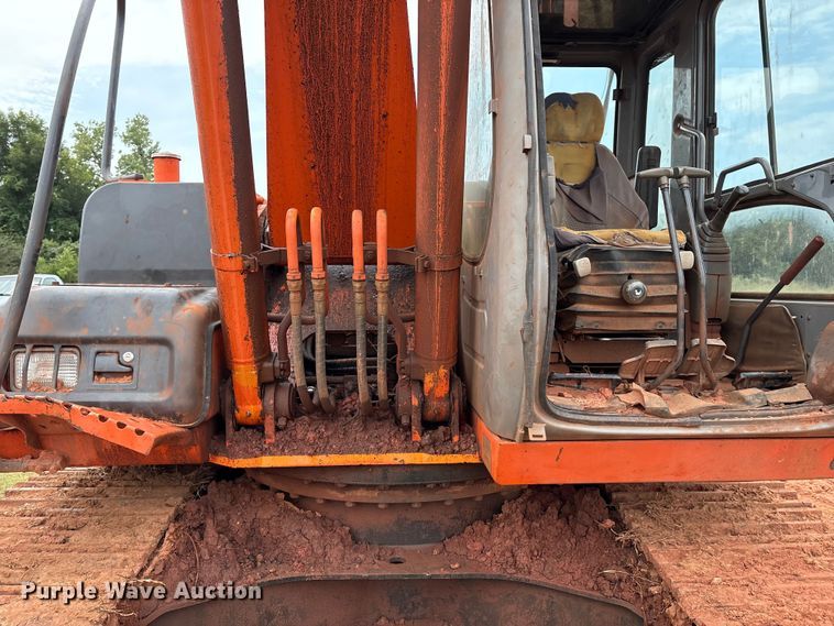 image for item EM0657 2006 Hitachi Zaxis 160LC excavator