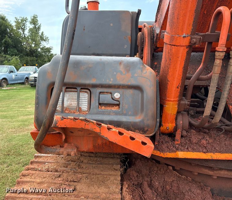 image for item EM0657 2006 Hitachi Zaxis 160LC excavator