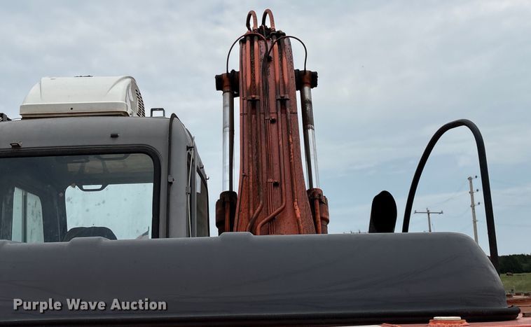 image for item EM0657 2006 Hitachi Zaxis 160LC excavator