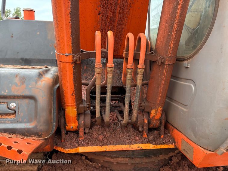 image for item EM0657 2006 Hitachi Zaxis 160LC excavator