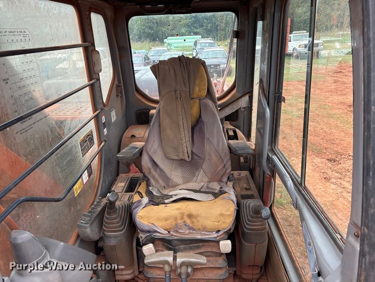 image for item EM0657 2006 Hitachi Zaxis 160LC excavator