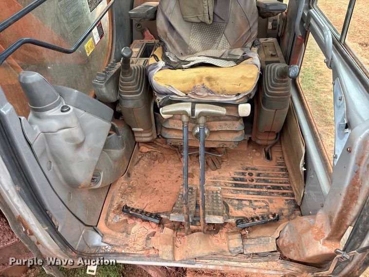 image for item EM0657 2006 Hitachi Zaxis 160LC excavator