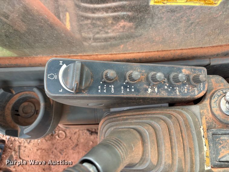 image for item EM0657 2006 Hitachi Zaxis 160LC excavator