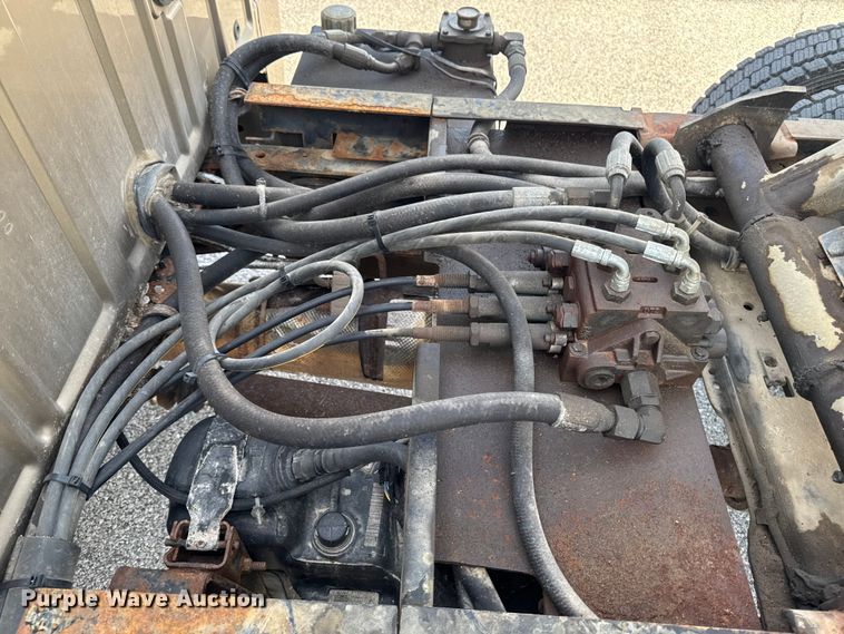 image for item EM2371 2011 Ford F450 Super Duty dump truck