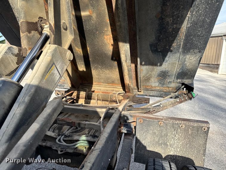 image for item EM2371 2011 Ford F450 Super Duty dump truck