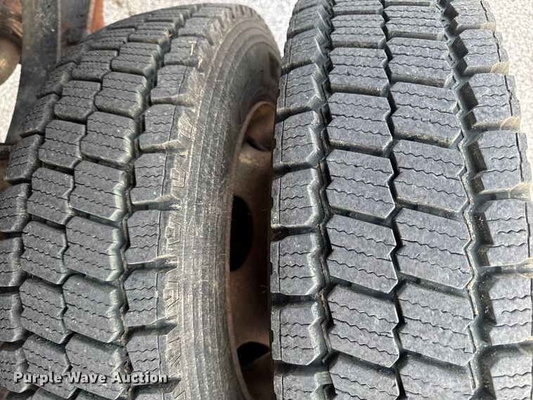 image for item EM2371 2011 Ford F450 Super Duty dump truck