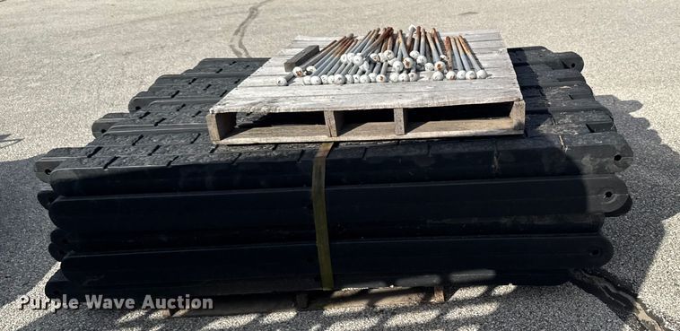 image for item EM2372 (20) playground barrier