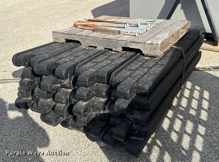 image for item EM2372 (20) playground barrier