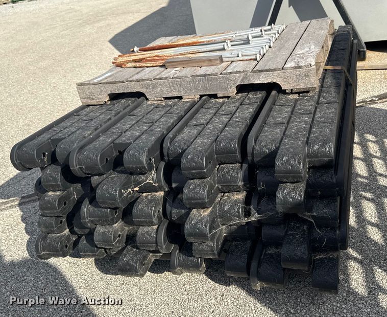 image for item EM2372 (20) playground barrier